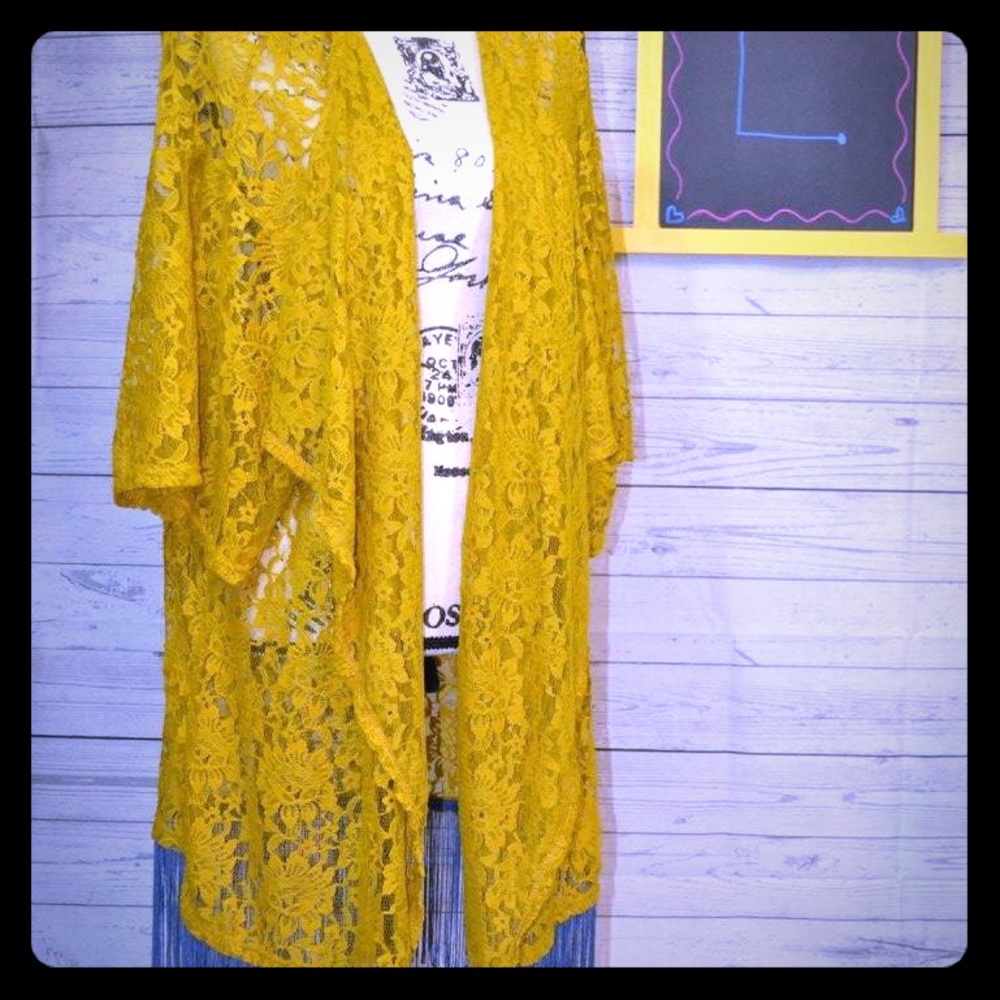 LuLaRoe Monroe Kimono